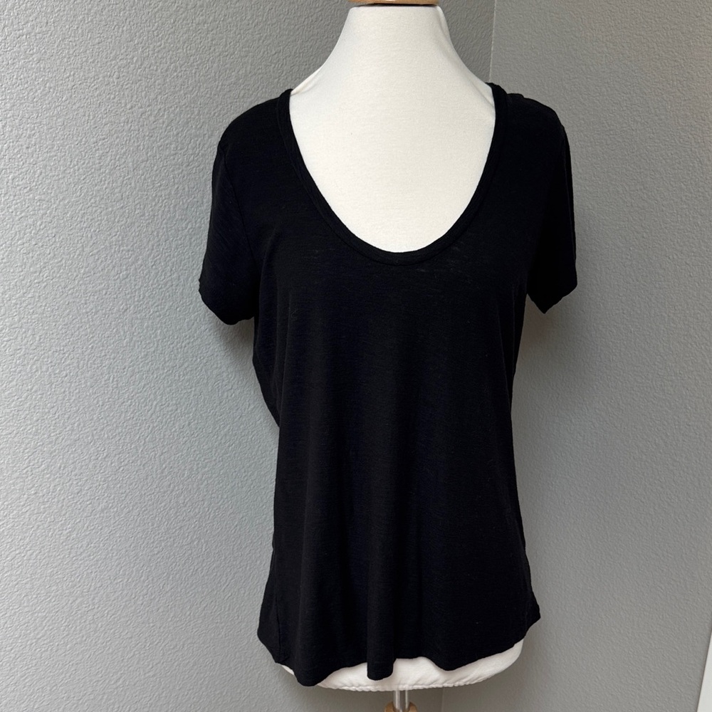 James Perse black slub scoop neck short sleeve tee in size 3 tshirt